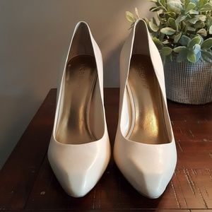 BCBG Cream Leather Pumps